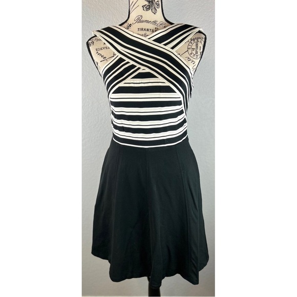 Anthropologie Maeve Black White Crosswise Flare Skater Dress, size 4 - Picture 2 of 15